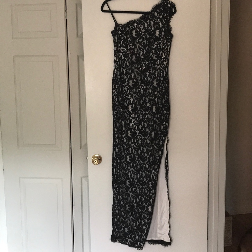 Cache Black & White One Shoulder Lace Prom Gown